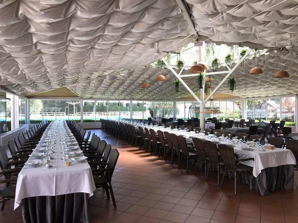 Hotel Valjunco Valencia de Don Juan Exterior photo